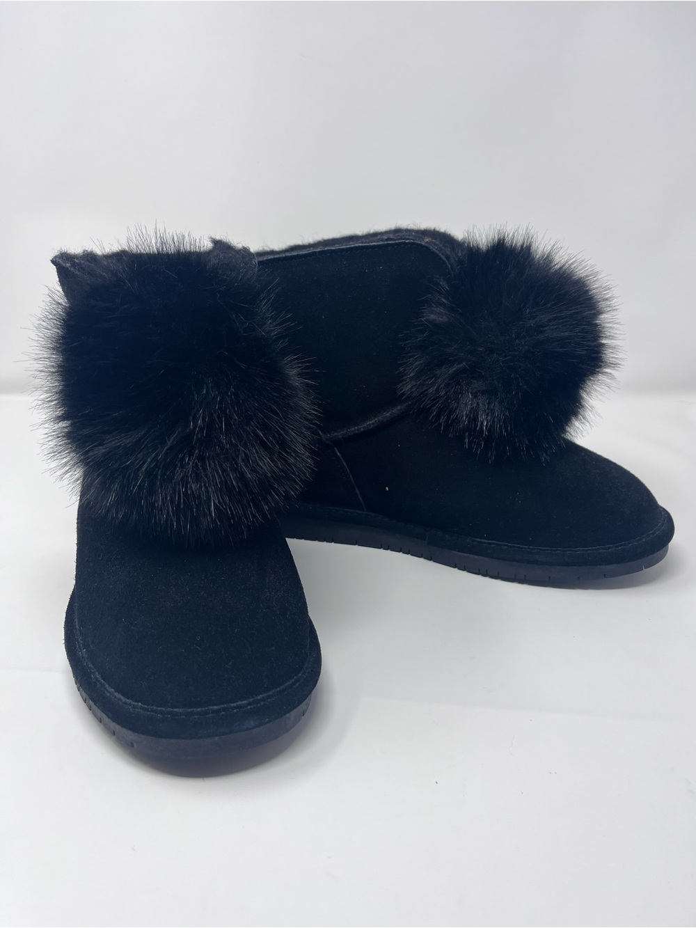 NWOT Bearpaw Slip-On Ankle Faux Fur Pom Pom Bootie